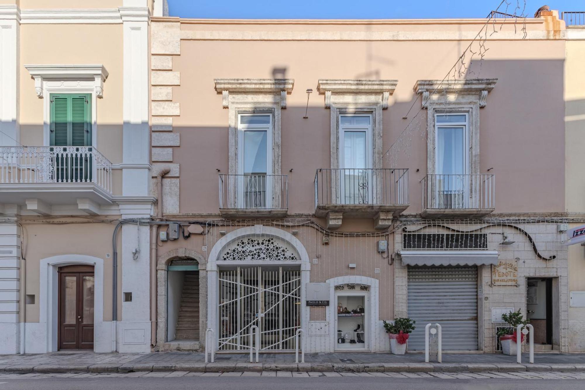 Palazzo Extravacanza Полиняно а Маре Екстериор снимка